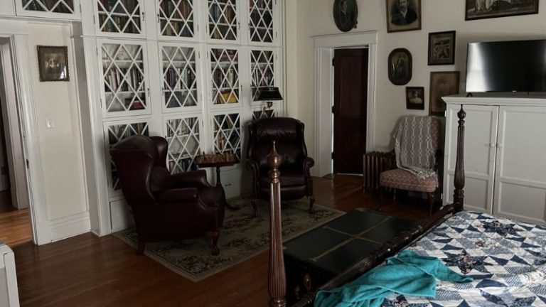 Historic 1912 Hoover House Bed and Breakfast