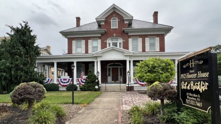 Historic 1912 Hoover House Bed and Breakfast