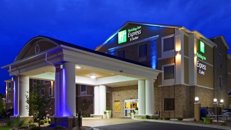 Holiday Inn Express Biddeford, an IHG Hotel, room with private jacuzzi, photo 8