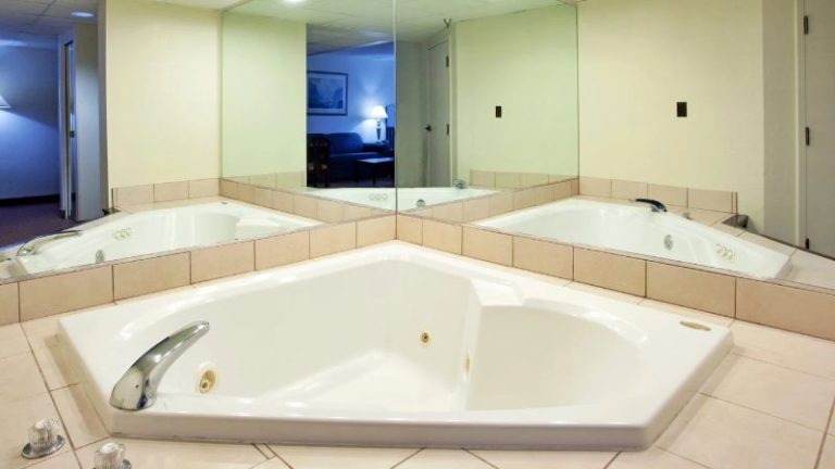 Holiday Inn Express Chester, an IHG Hotel