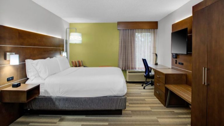 Holiday Inn Express Chester, an IHG Hotel
