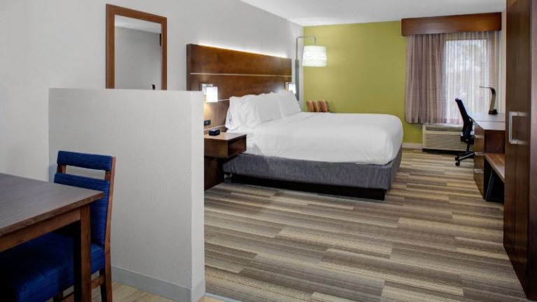 Holiday Inn Express Chester, an IHG Hotel