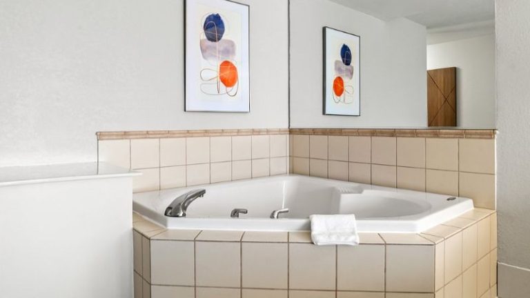 Holiday Inn Express Lapeer, an IHG Hotel