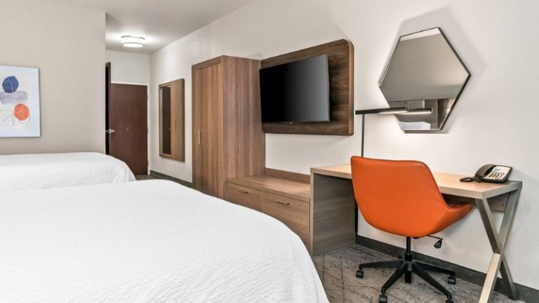 Holiday Inn Express Lapeer, an IHG Hotel