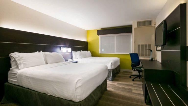 Holiday Inn Express & Suites Burlington