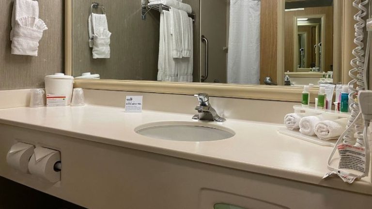 Holiday Inn Express & Suites Burlington