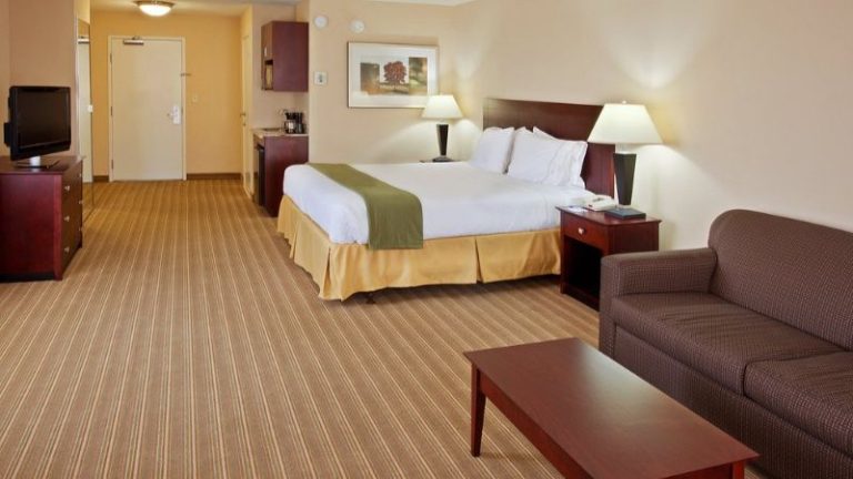 Holiday Inn Express & Suites Fresno (River Park) Hwy 41, an IHG Hotel