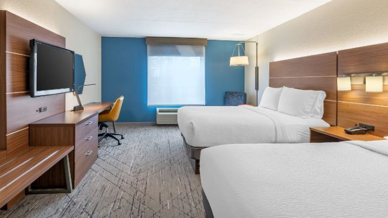 Holiday Inn Express & Suites Petersburg-Fort Lee, an IHG Hotel