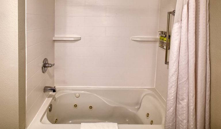 Holiday Inn Express & Suites Raleigh North – Wake Forest, an IHG Hotel