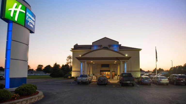 Holiday Inn Express & Suites Wauseon, an IHG Hotel