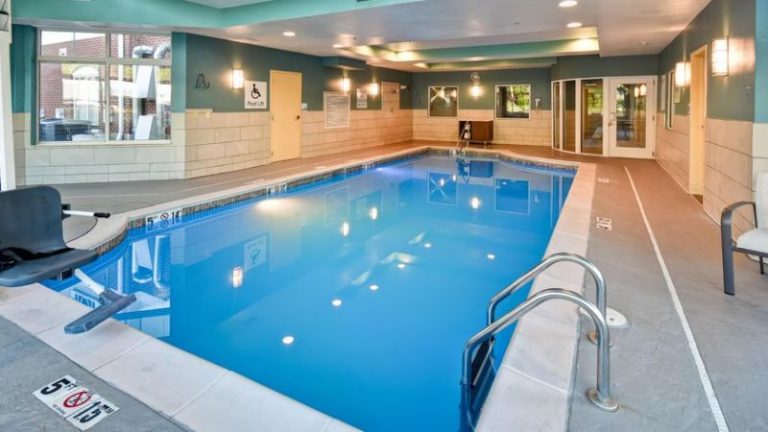 Holiday Inn Express & Suites Schererville