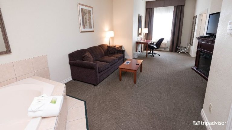 Best Western Plus 1000 Islands Hotel & Suites