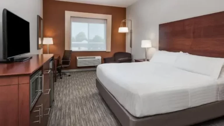 Best Western Plus 1000 Islands Hotel & Suites