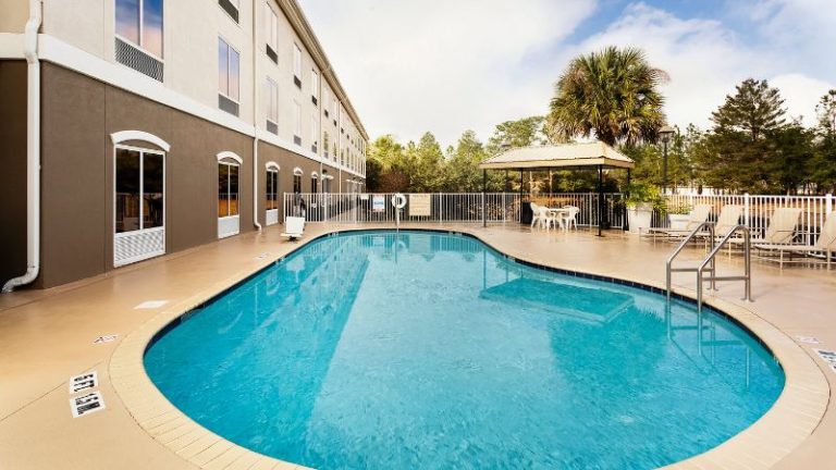 Holiday Inn Express & Suites Inverness-Lecanto