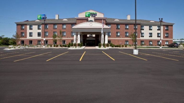 Holiday Inn Express & Suites Lansing-Dimondale