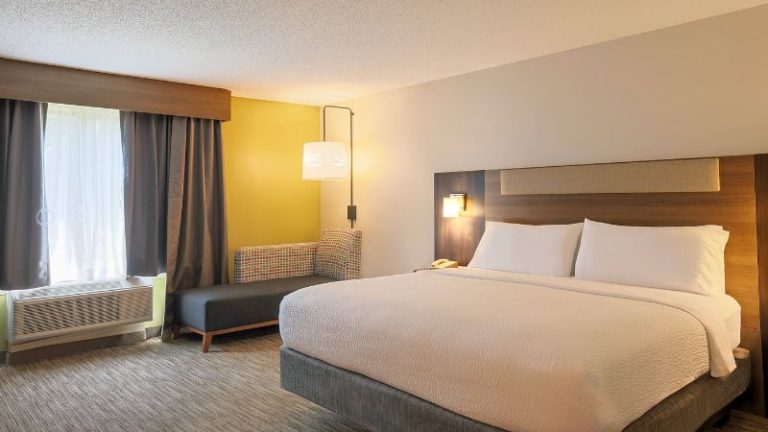 Holiday Inn Express & Suites Raleigh North – Wake Forest, an IHG Hotel