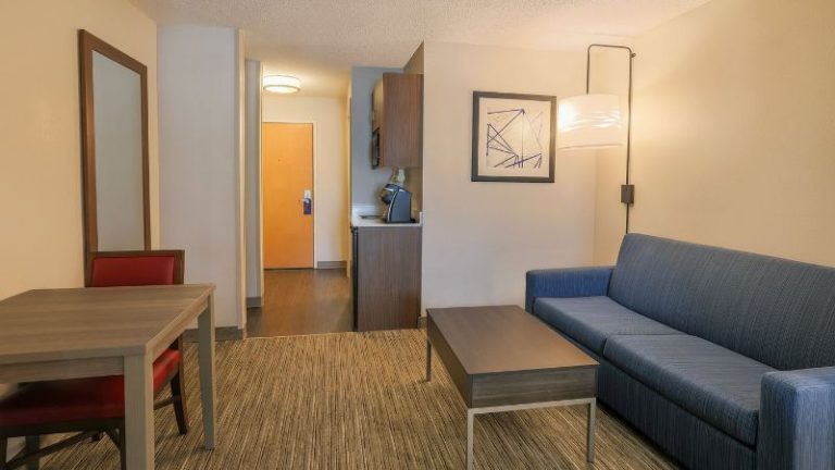 Holiday Inn Express & Suites Raleigh North – Wake Forest, an IHG Hotel