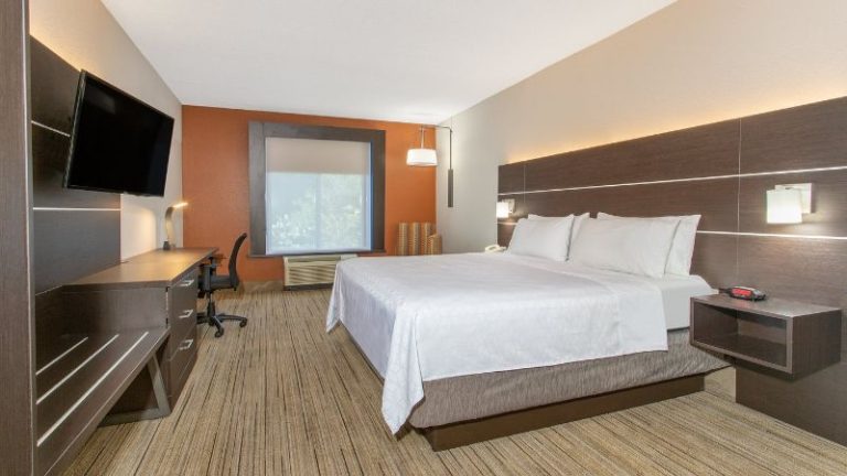 Holiday Inn Express & Suites Silver Springs-Ocala, an IHG Hotel