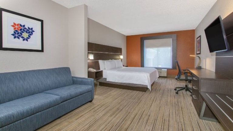 Holiday Inn Express & Suites Silver Springs-Ocala, an IHG Hotel