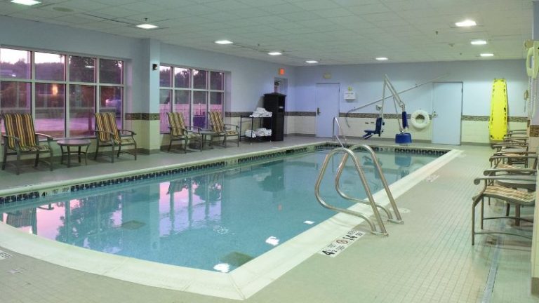 Holiday Inn Express & Suites Watertown-Thousand Islands
