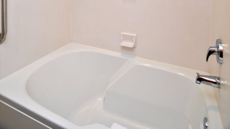 Holiday Inn Express & Suites St. George North – Zion