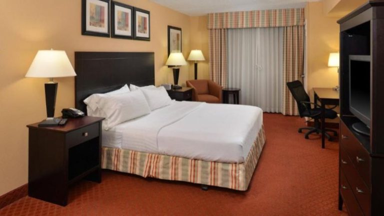 Holiday Inn Martinsburg