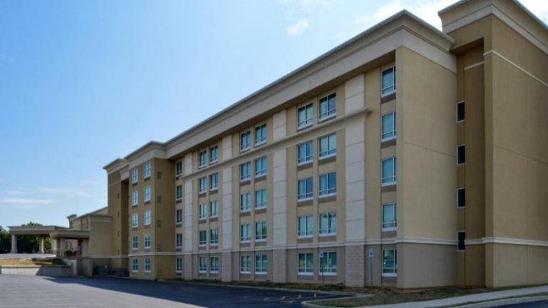 Holiday Inn Martinsburg