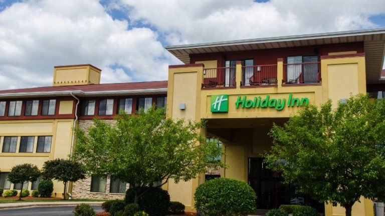 Holiday Inn Pewaukee-Milwaukee West