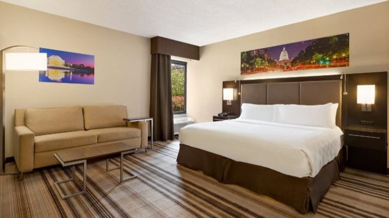 Holiday Inn Washington-Dulles Intl Airport, an IHG Hotel