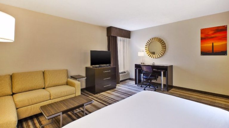 Holiday Inn Washington-Dulles Intl Airport, an IHG Hotel