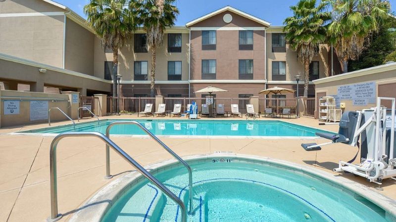 Homewood Suites by Hilton Fresno, room with private jacuzzi, photo 6