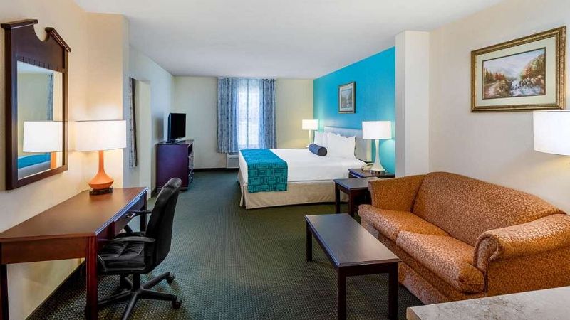 Howard Johnson by Wyndham Houma, room with private jacuzzi, photo 2