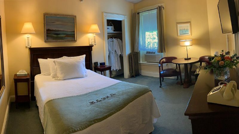 Inn at St. John, room with private jacuzzi, photo 2