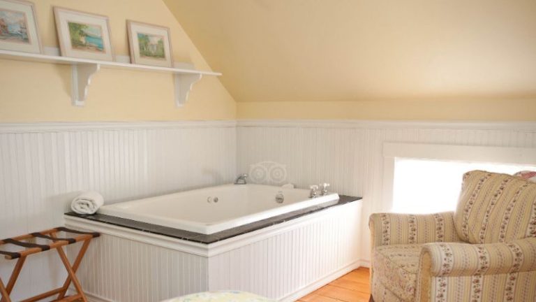 James Place Inn Bed and Breakfast