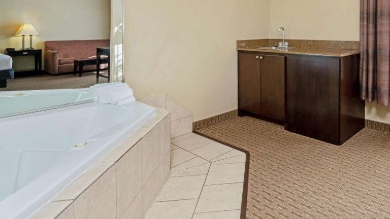 La Quinta Inn & Suites by Wyndham Morgan City