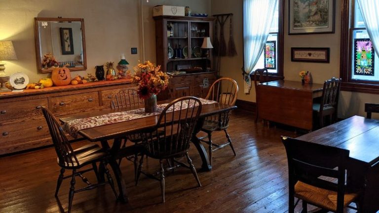 Lizard Creek Inn