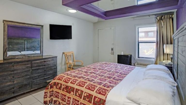 Hotel O Miami Inn & Suites Chicago Midway Airport