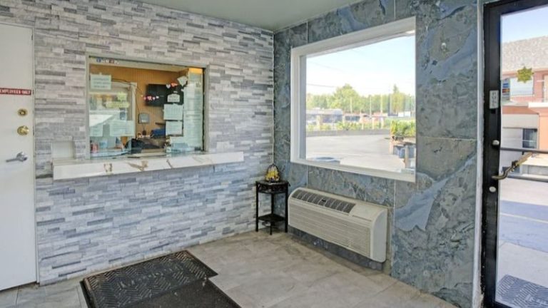Hotel O Miami Inn & Suites Chicago Midway Airport