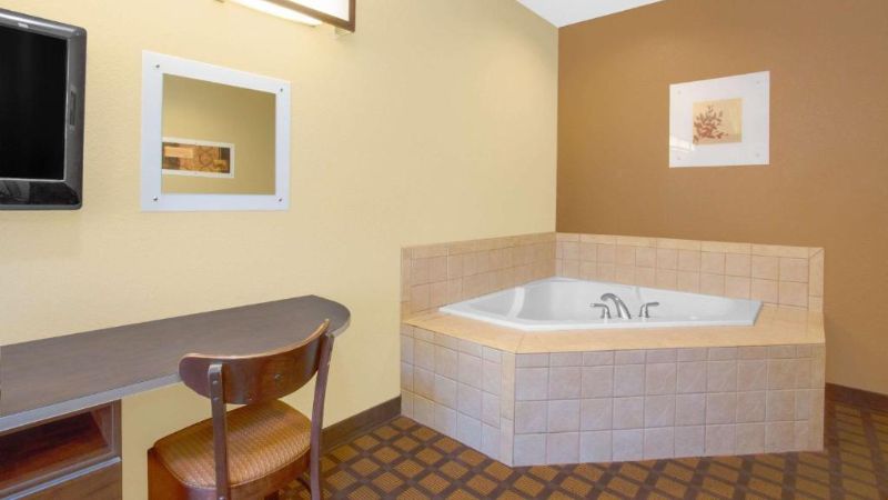 Microtel Inn & Suites by Wyndham Harrisonburg