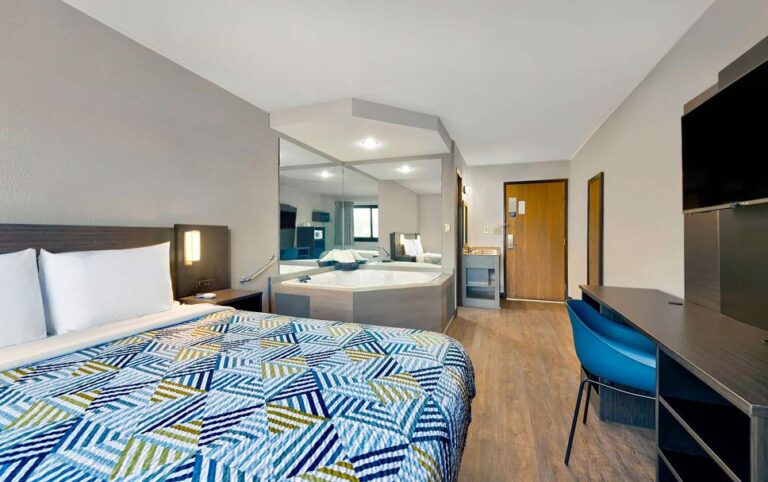 Motel 6 Cedar Rapids – Airport