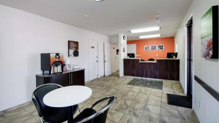 Motel 6 Charles Town