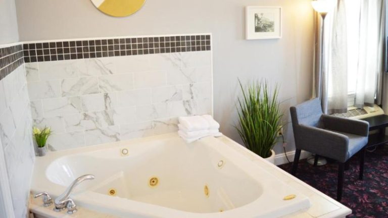 Mountain View Suites