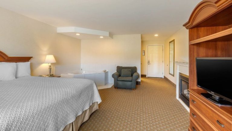 Driftaway Hotel and Pool