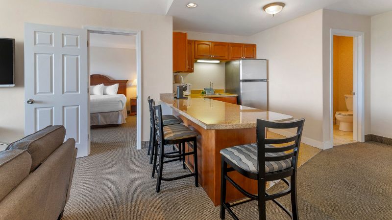 Driftaway Hotel and Pool, room with private jacuzzi, photo 6