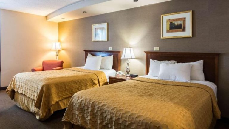 Plaza Inn & Suites