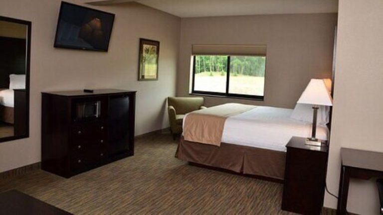 Qube Hotel