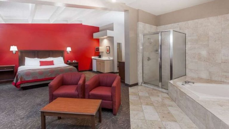 Ramada by Wyndham Hammond Hotel & Conference Center