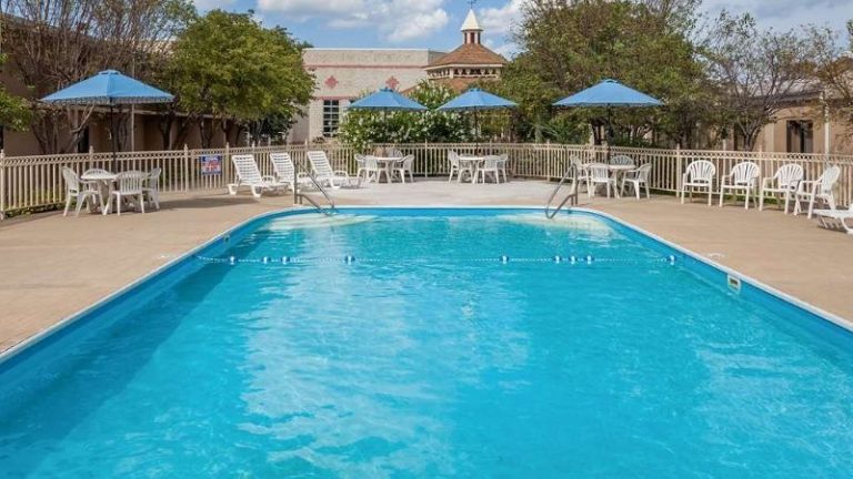 Ramada by Wyndham Hammond Hotel & Conference Center