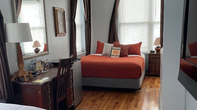 Ray’s Bucktown Bed And Breakfast