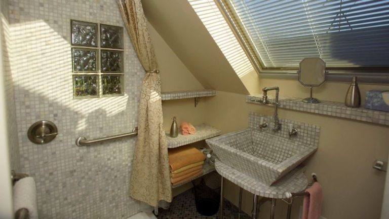 Ray’s Bucktown Bed And Breakfast